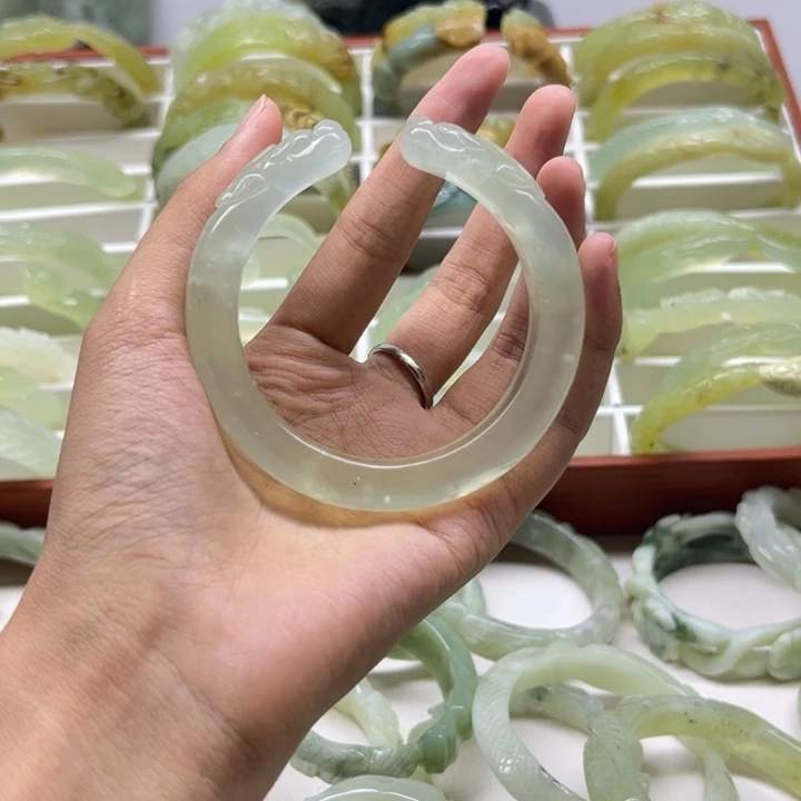 淺***○蛇纹石玉未镶嵌手镯