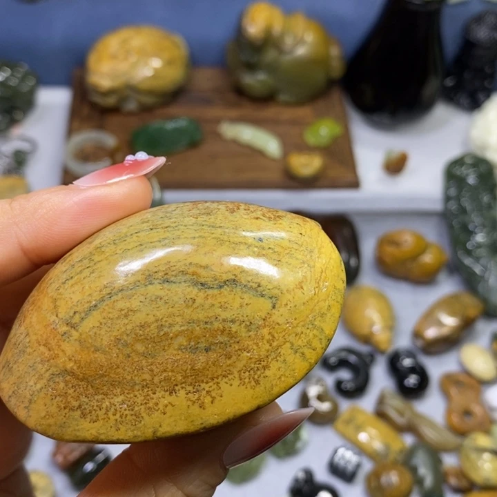 岫岩河磨玉（透闪石质玉）未镶嵌把件