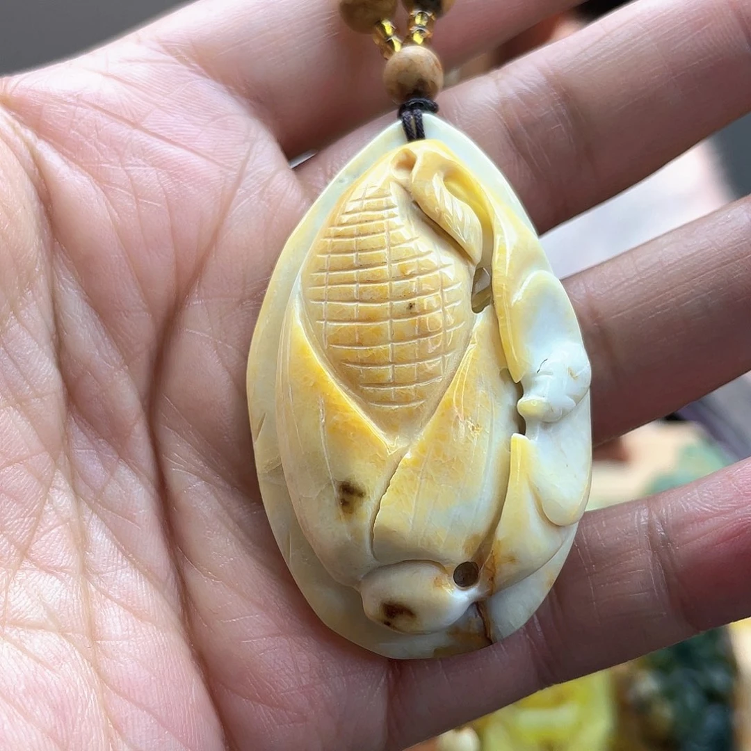 蛇纹石玉颈饰未镶嵌