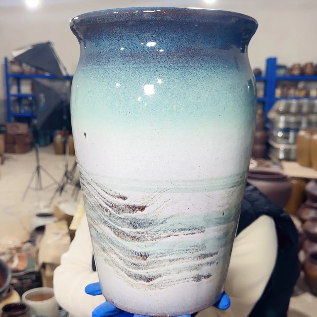 花盆紫砂高30口20。微瑕