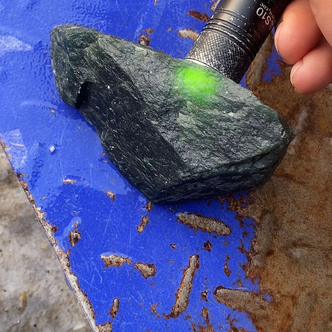 岫玉未镶嵌岫玉原石奇石摆件