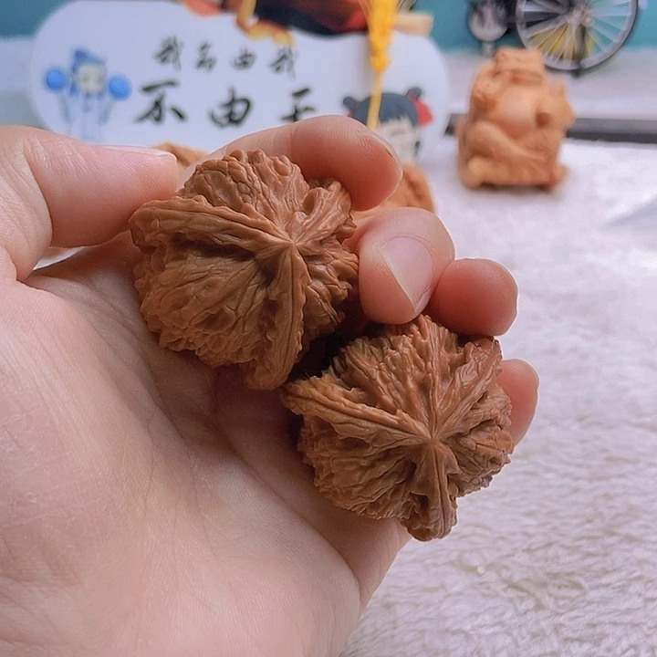 把件文玩核桃༺***༻三棱