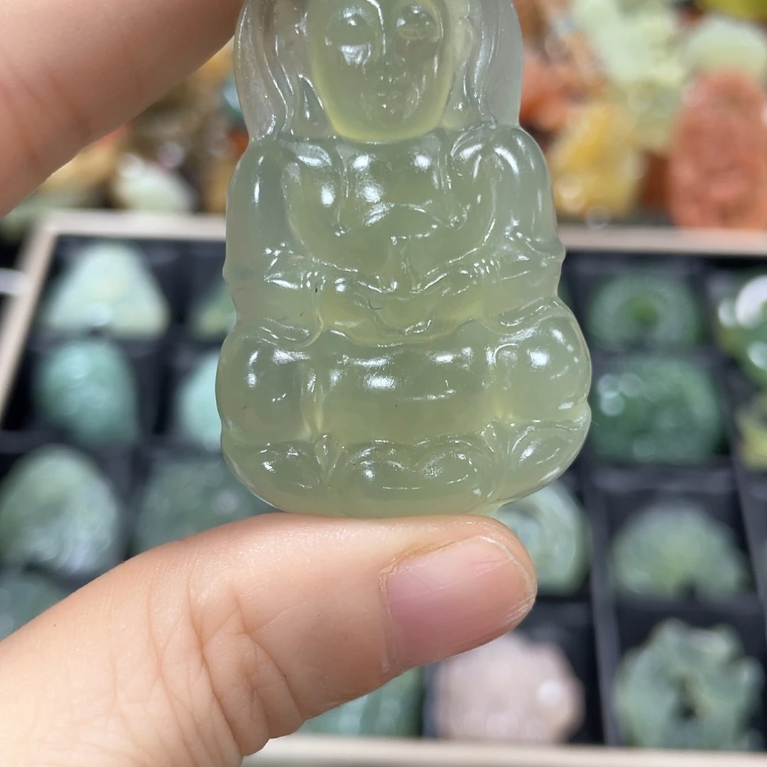 蛇纹石玉颈饰未镶嵌心***处