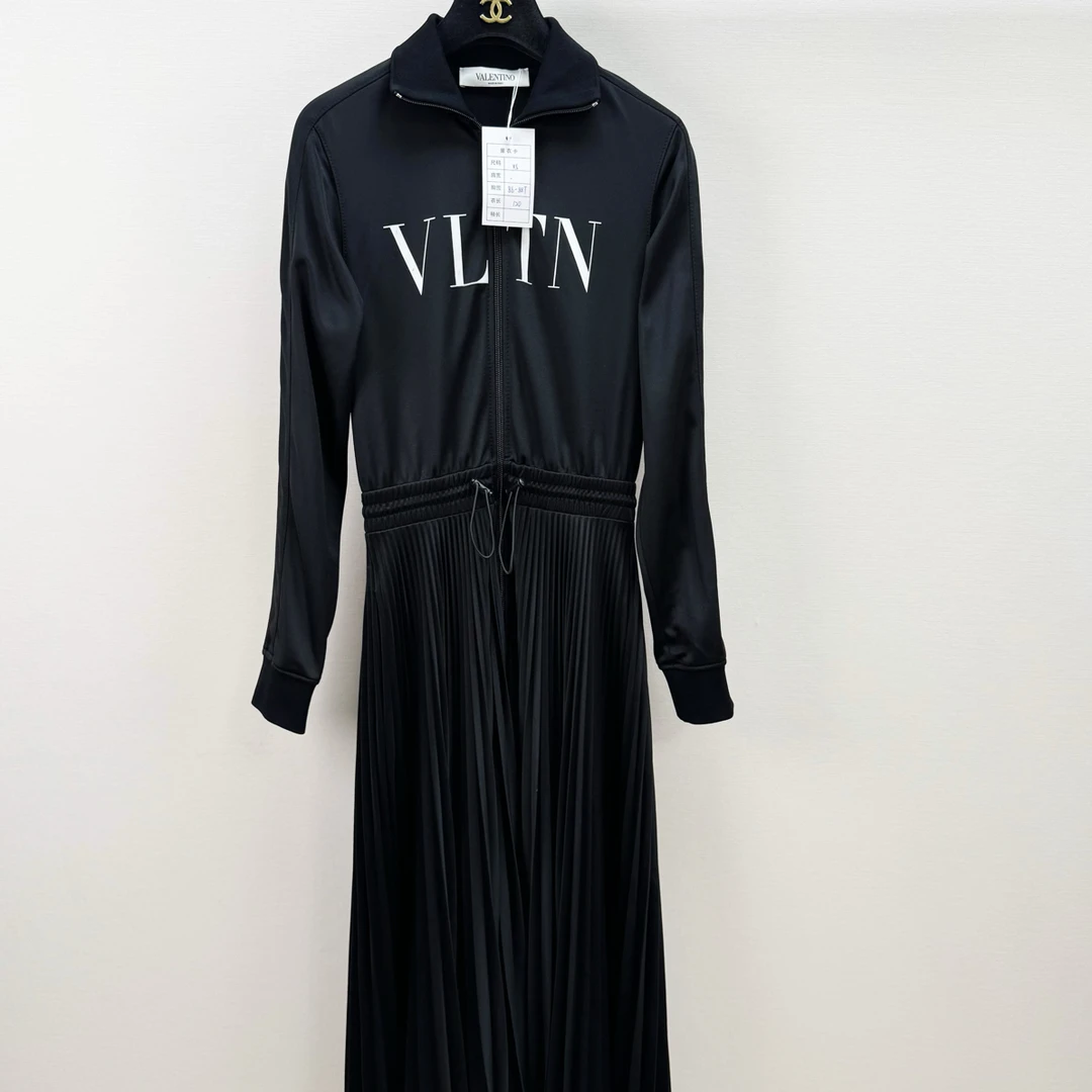 99新 Valentino/华伦天奴 连衣裙 xs码 胸围86-88 衣长120