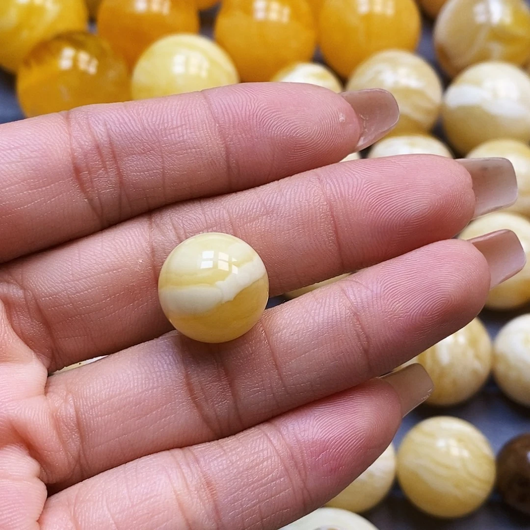 蜜蜡未镶嵌珠宝奇石李**.