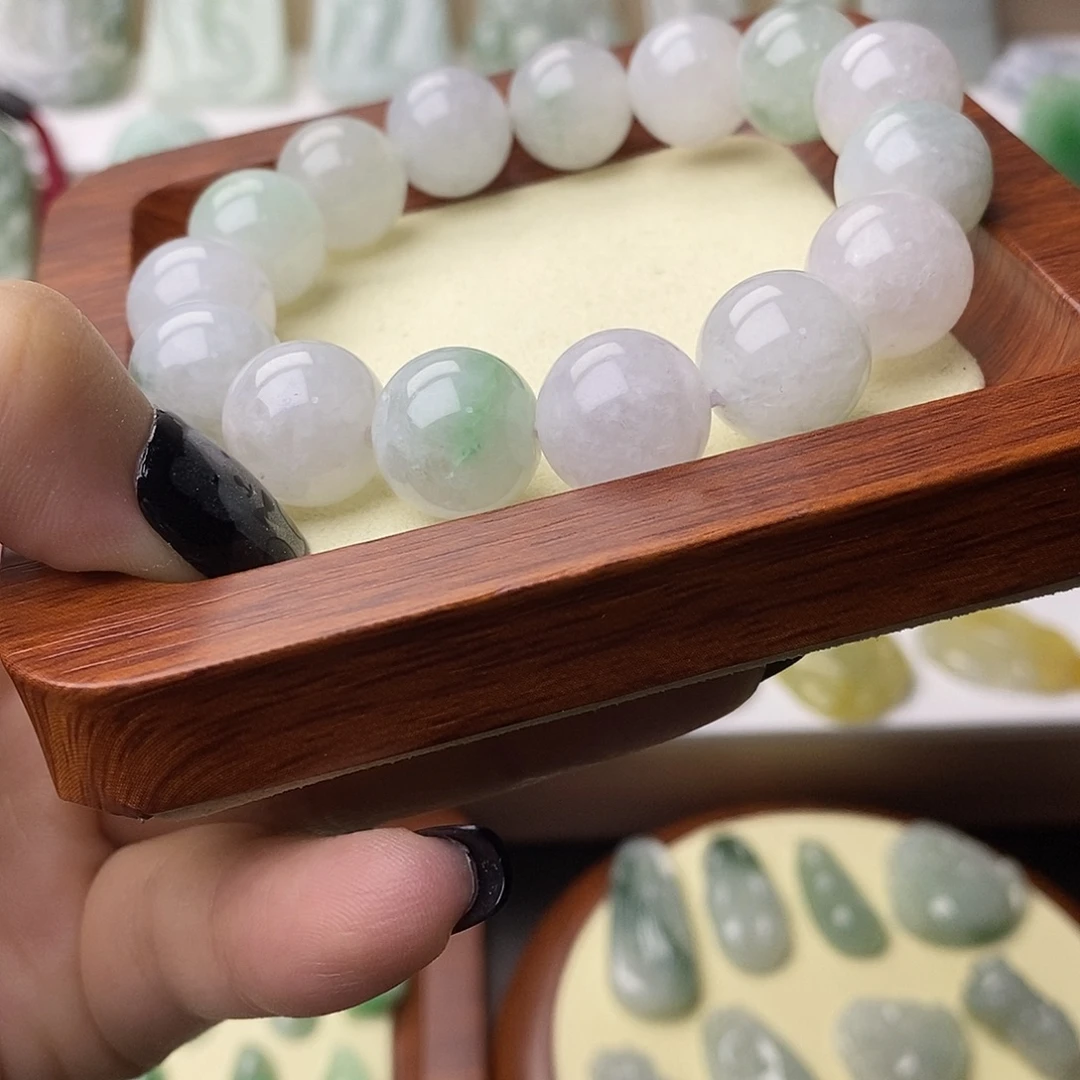 翡翠未镶嵌颈饰手串
