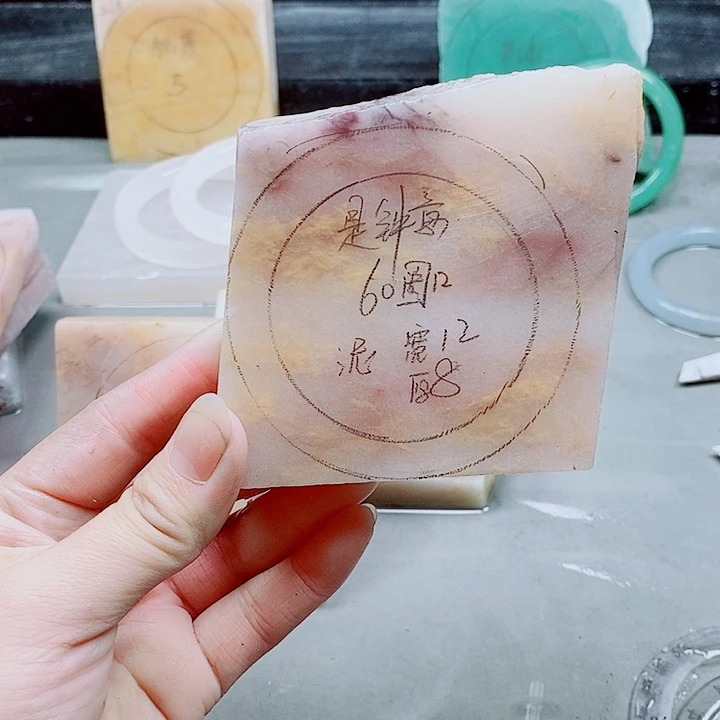 石英质玉手镯未镶嵌是**鸭定制