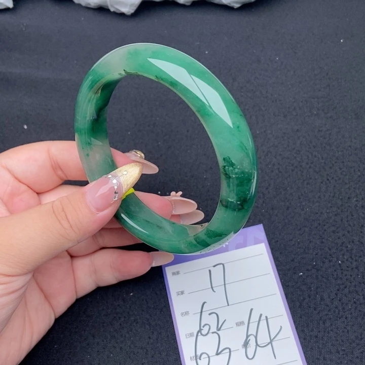 石英质玉（非洲翠）手镯未镶嵌17