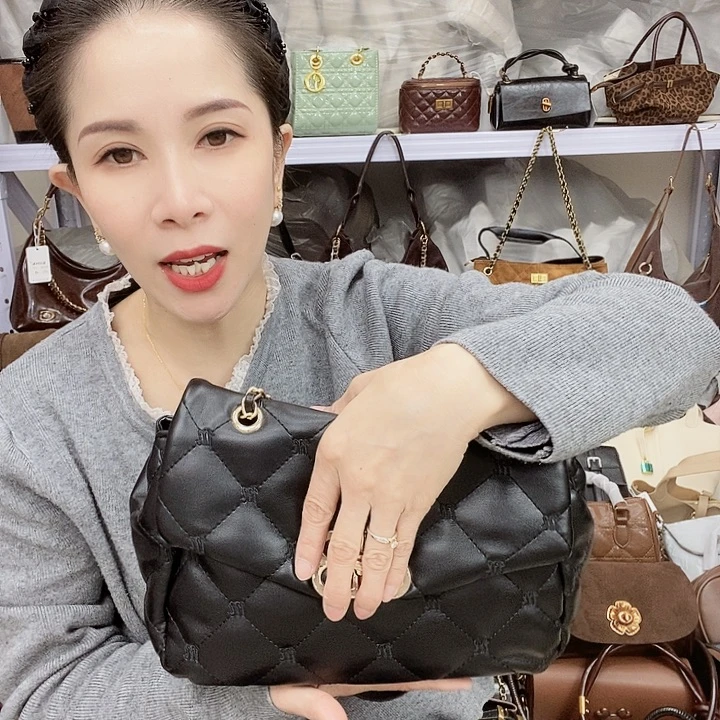 蚕丝小牛剖层皮革PU