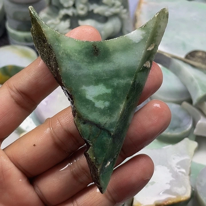 翡翠未镶嵌颈饰9号