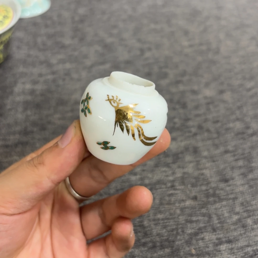 瓷片非常好看的花瓶