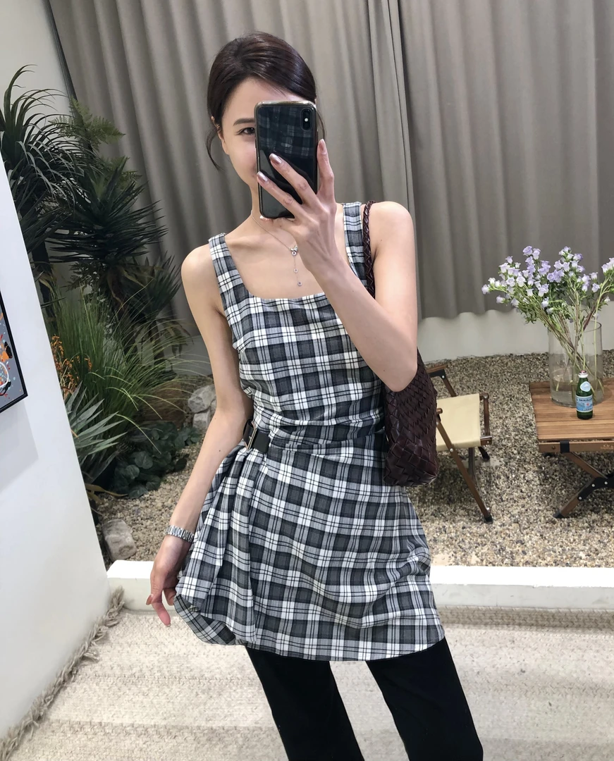 叠穿格雷～显瘦格纹设计感2025年背心连衣裙收腰皮带拼接a字裙短裙