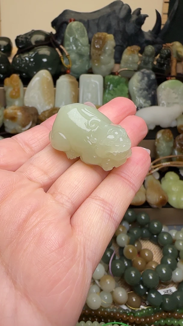 和田玉貔貅吊坠挂件