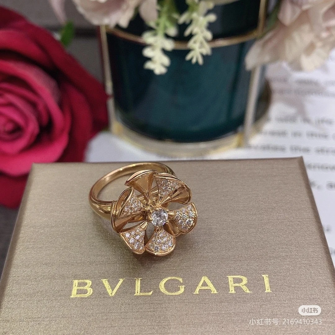 99新 BVLGARI/宝格丽 【小花念念】咏绽花18K玫瑰金多扇子半钻戒指
