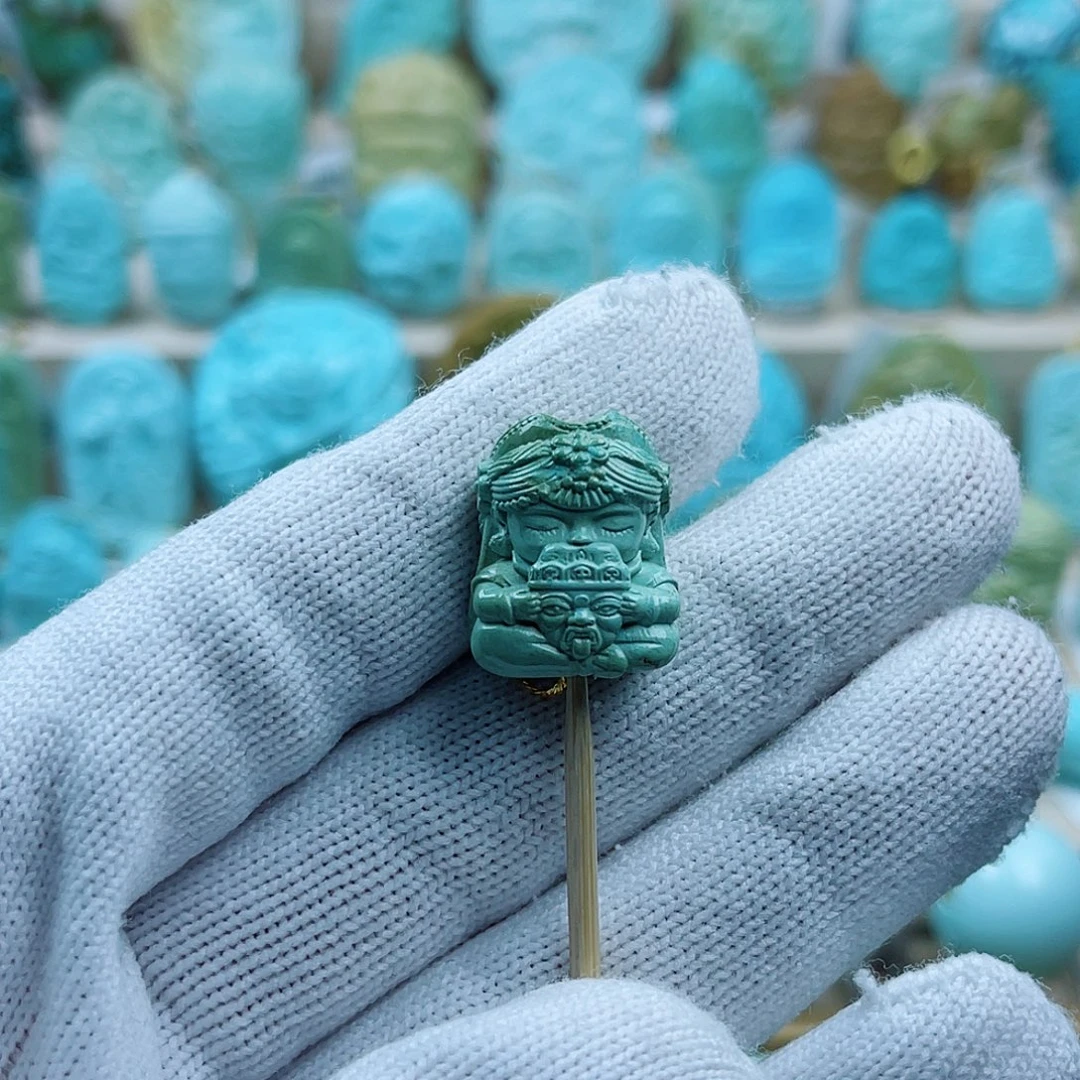 绿松石未镶嵌珠宝奇石