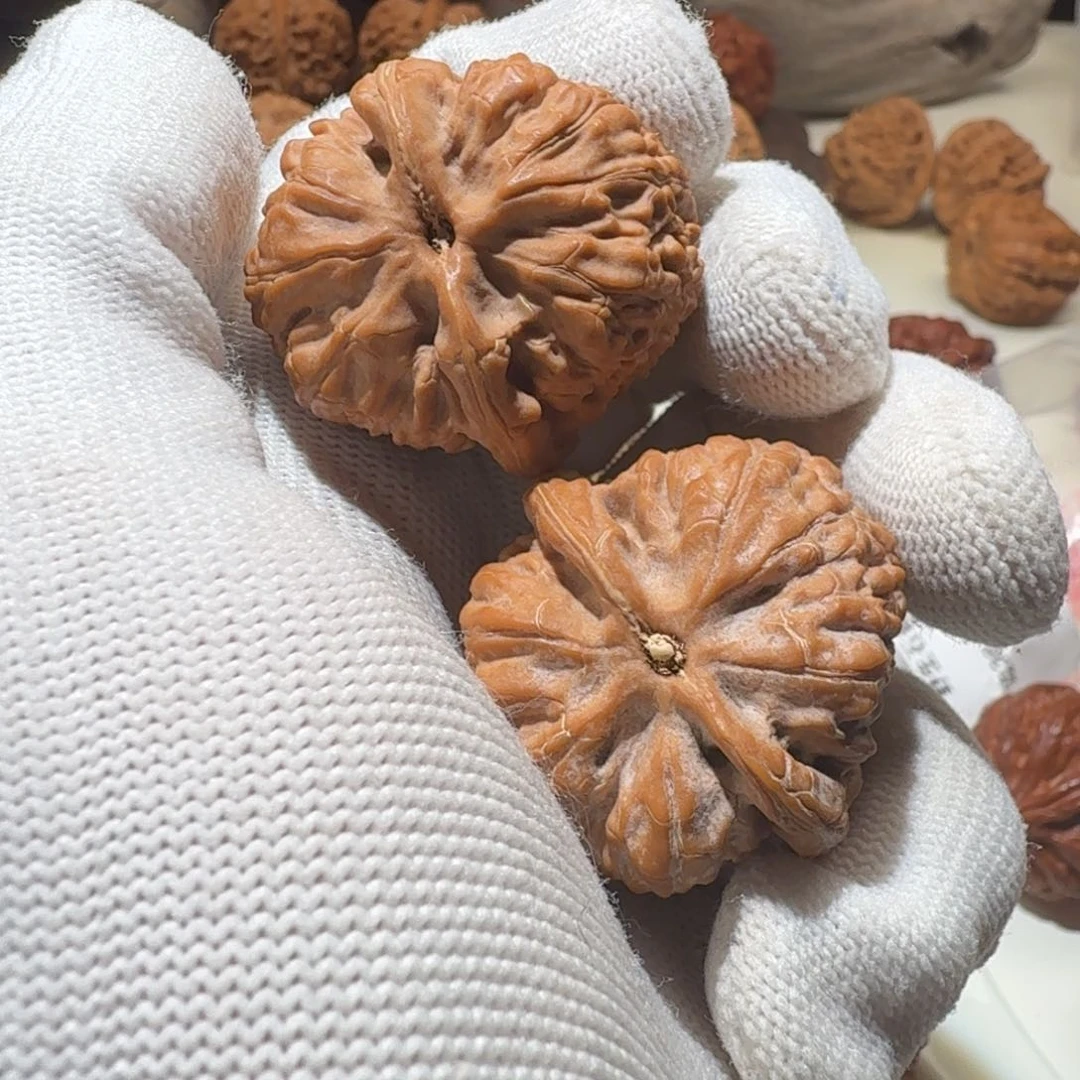 文玩核桃吊坠真****己恭喜