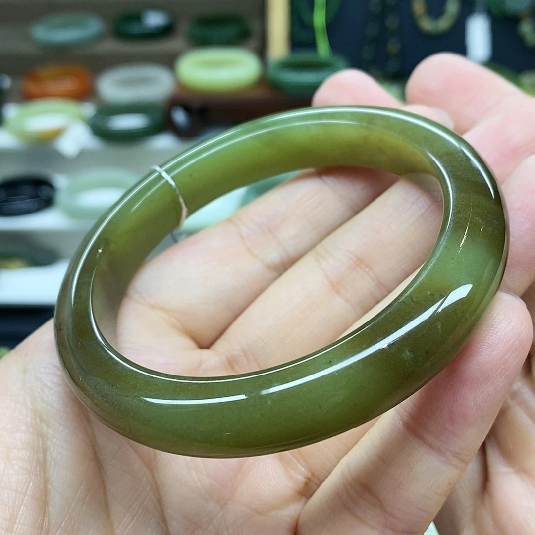 【闪购商品】未镶嵌手镯和田玉