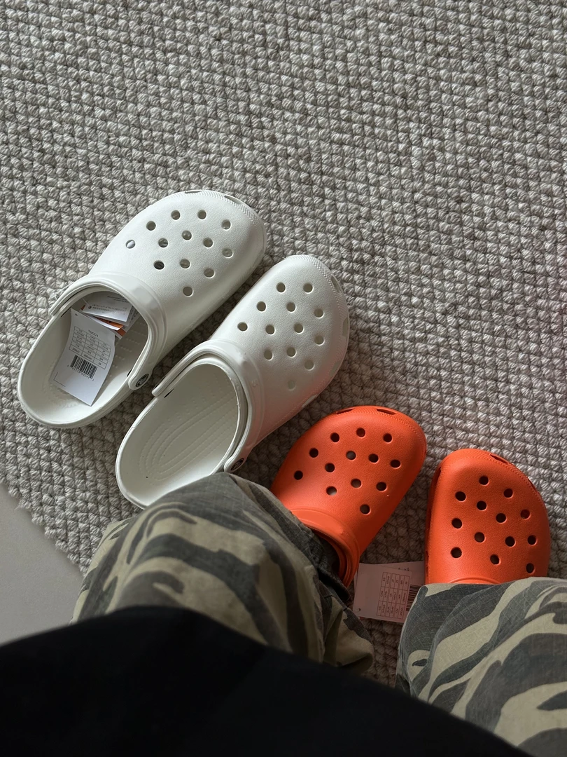 0526【豆芽芽】（旁边有毛刺是正常介意勿拍）彩色洞洞拖鞋