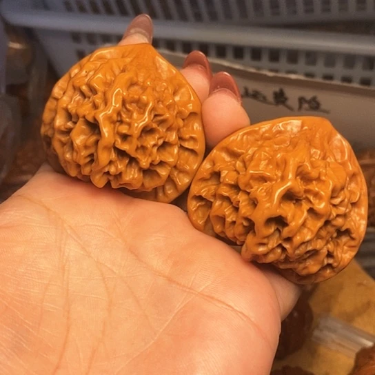 文玩核桃吊坠新****帘帝王