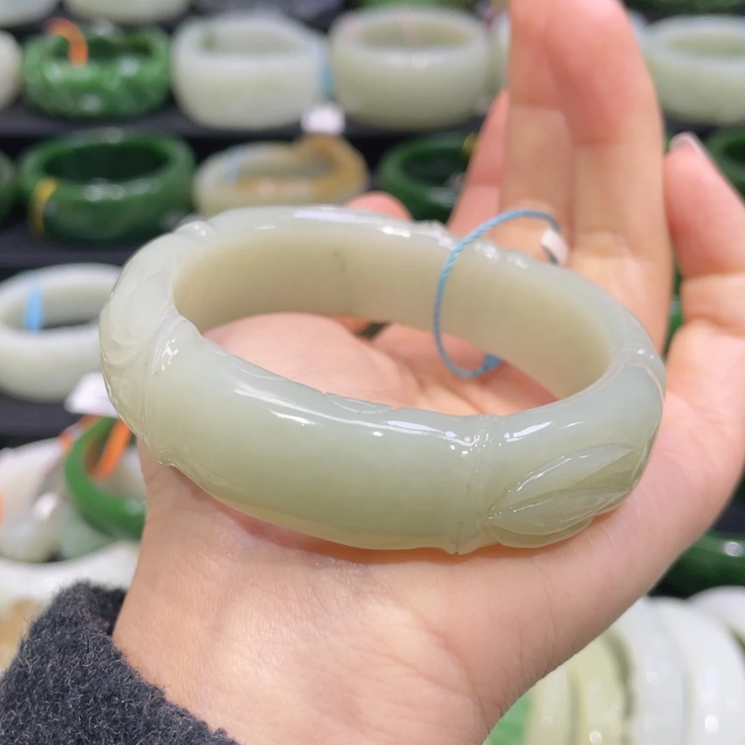 未镶嵌手镯和田玉84