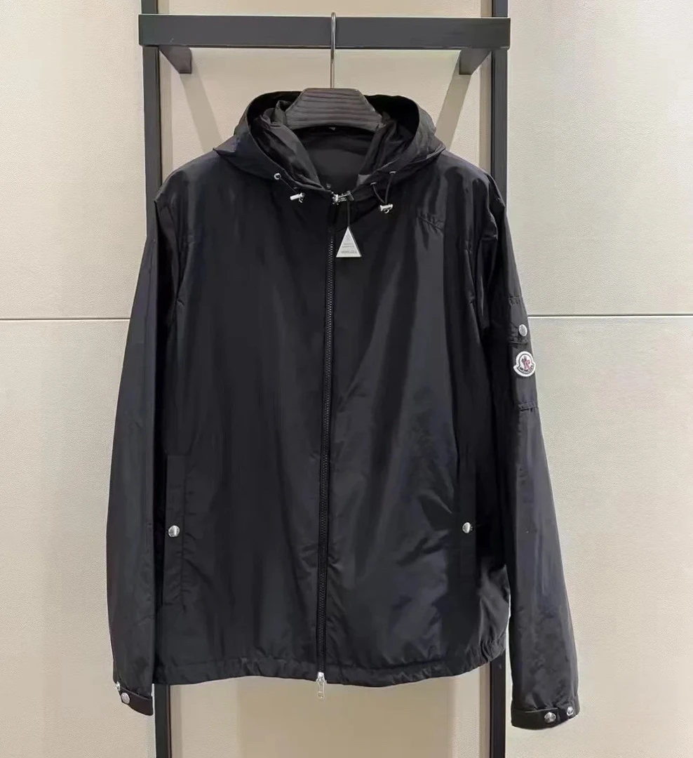 全新未使用 Moncler 蒙口 Etiache 纯色连帽拉链夹克 黑色男款