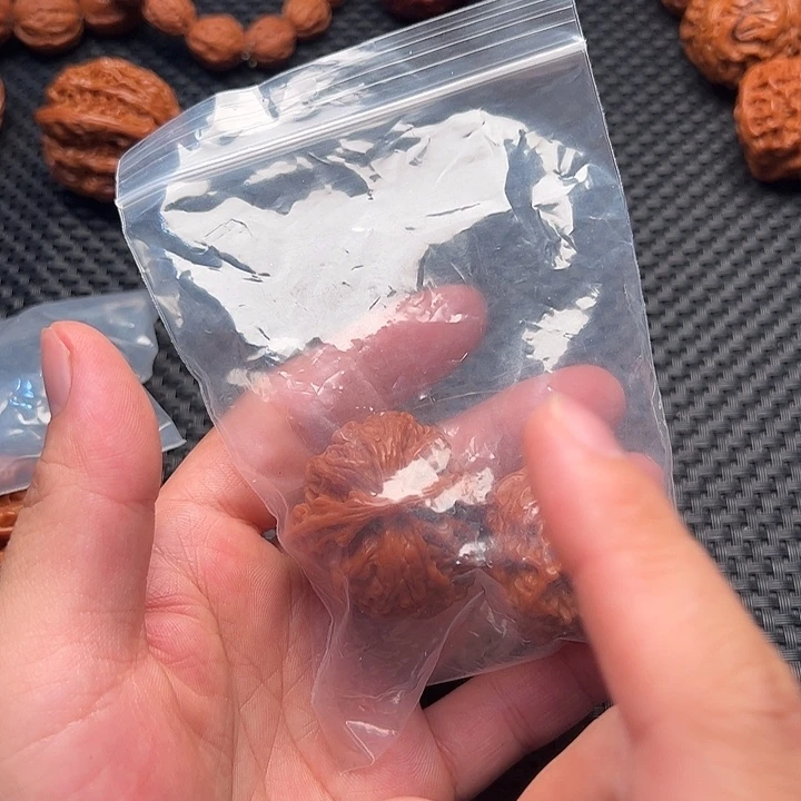 独***行文玩核桃把件苹果园