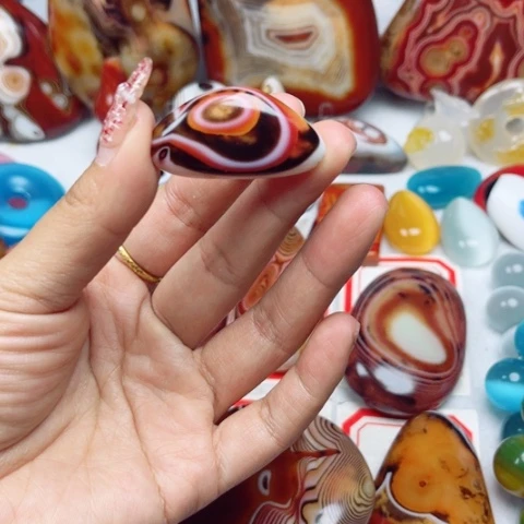 玛瑙/玉髓耳饰未镶嵌