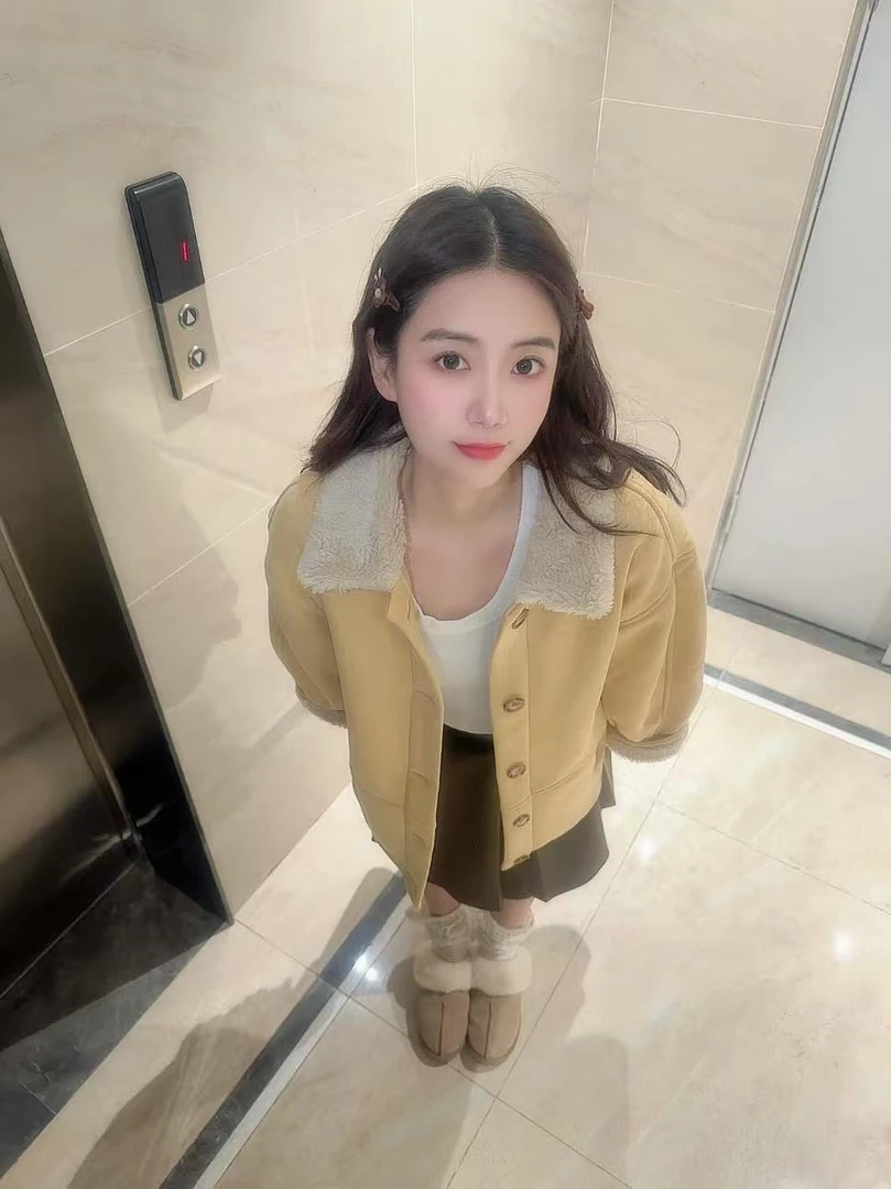 2025秋冬新款复古麂皮绒皮毛一体翻领外套女冬保暖上衣半身裙套装