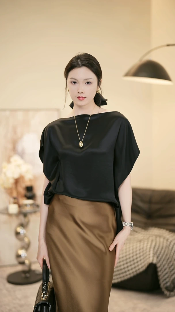 【燕子在南油】63衣长春夏季醋酸时尚款质感一字领短袖上衣3820