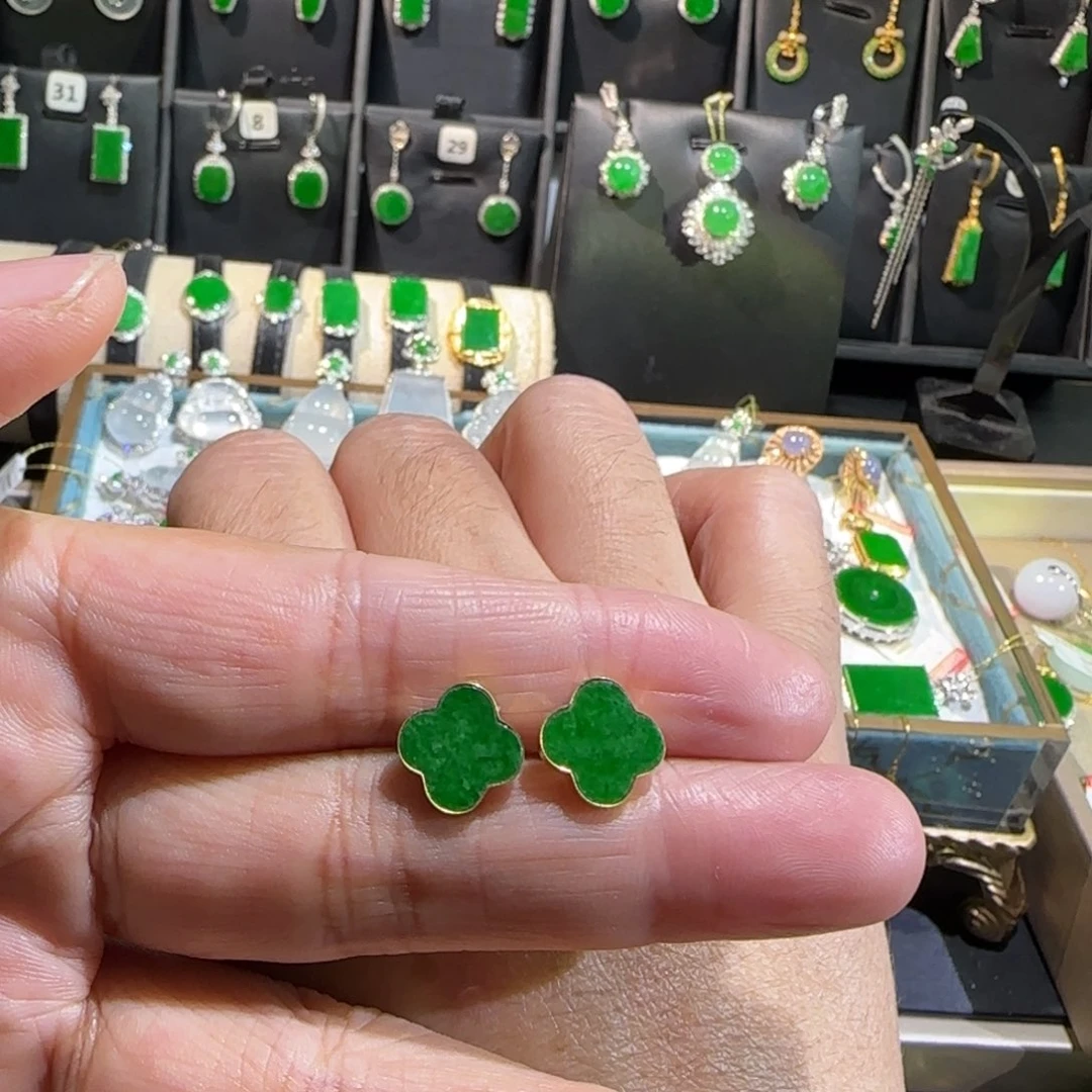 翡翠18K金镶嵌颈饰耳钉