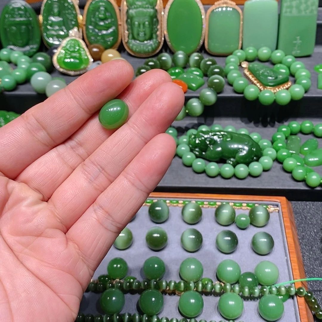 和田玉（碧玉）颈饰未镶嵌用****2