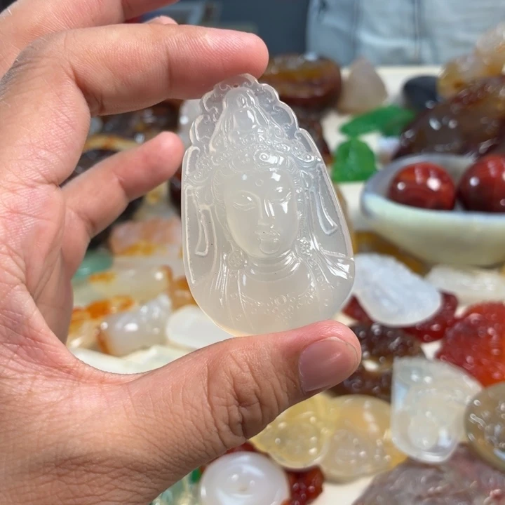 浩***彬未镶嵌吊坠(不含链)玛瑙/玉髓