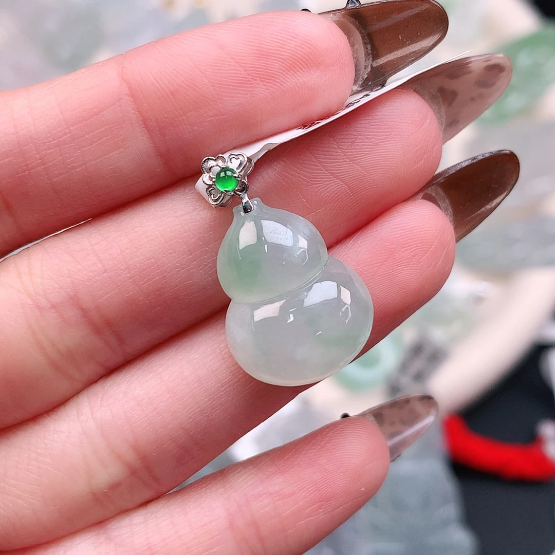 翡翠颈饰18K金镶嵌飘绿葫芦26、19.6、15.5、5.8