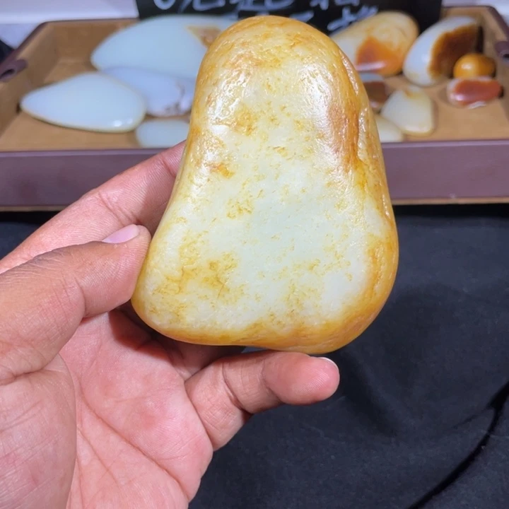 手链未镶嵌和田玉（青玉）木***?