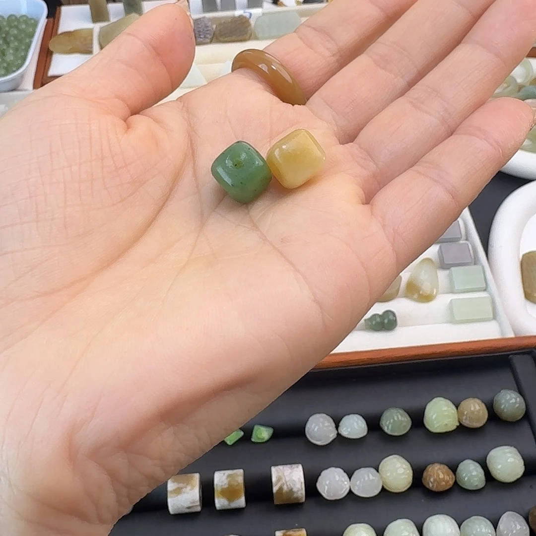 时***悦和田玉未镶嵌珠宝半成品