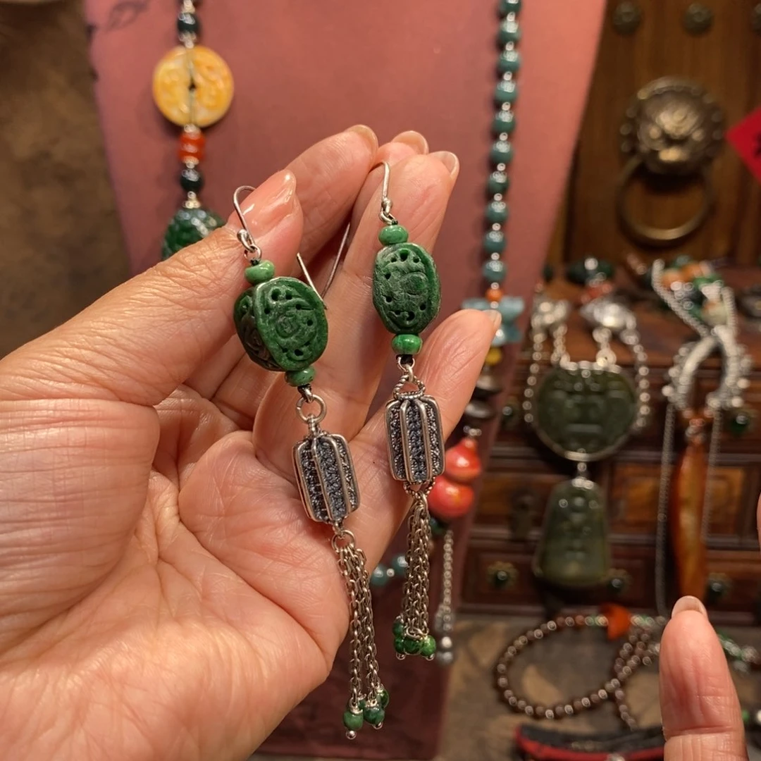 翡翠吊坠(赠链)未镶嵌