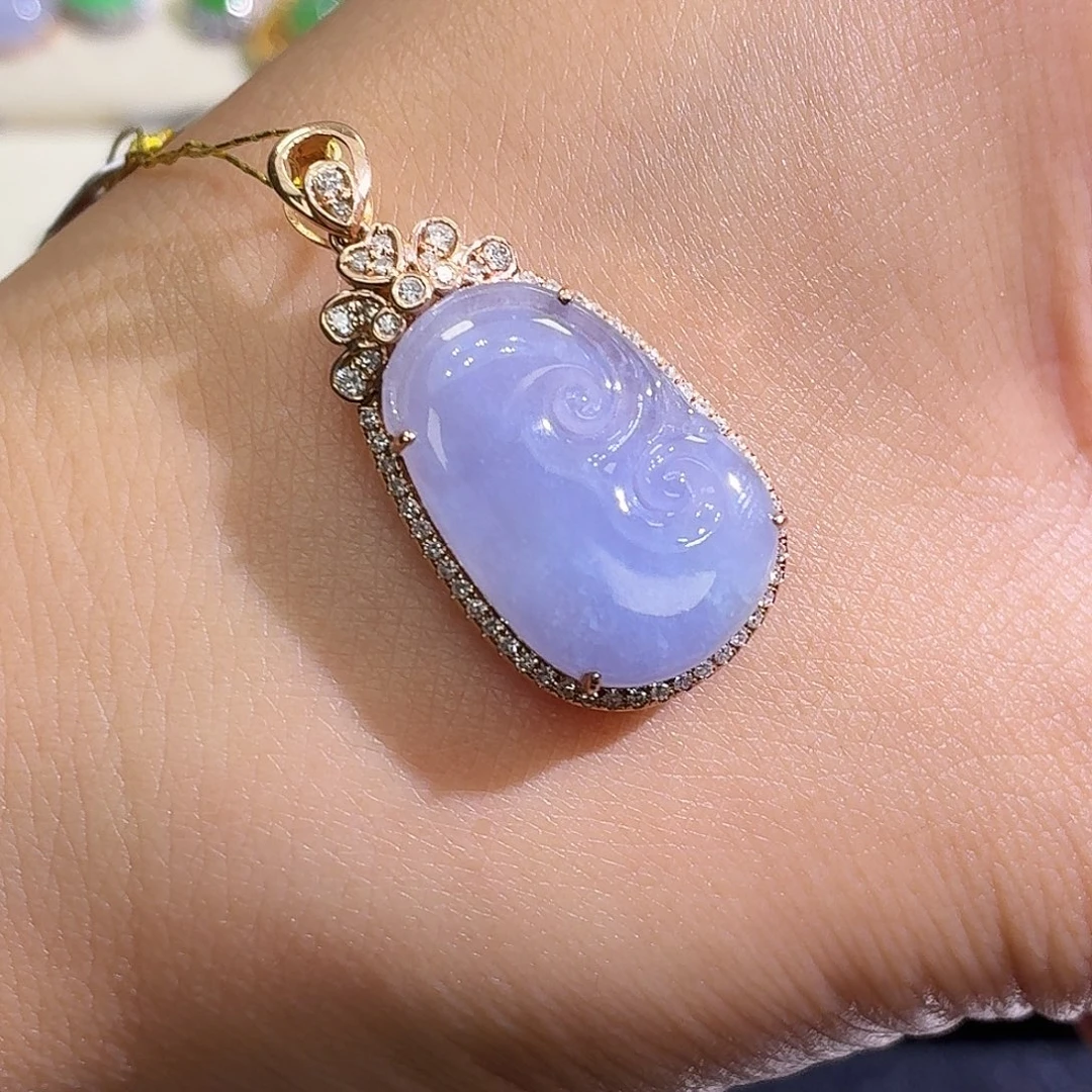 翡翠18K金镶嵌颈饰