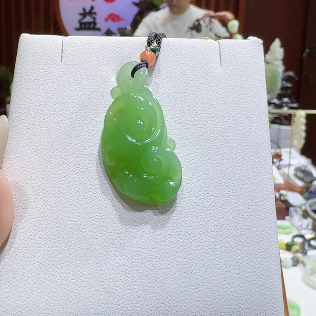 未镶嵌和田玉（碧玉）挂件果绿如意