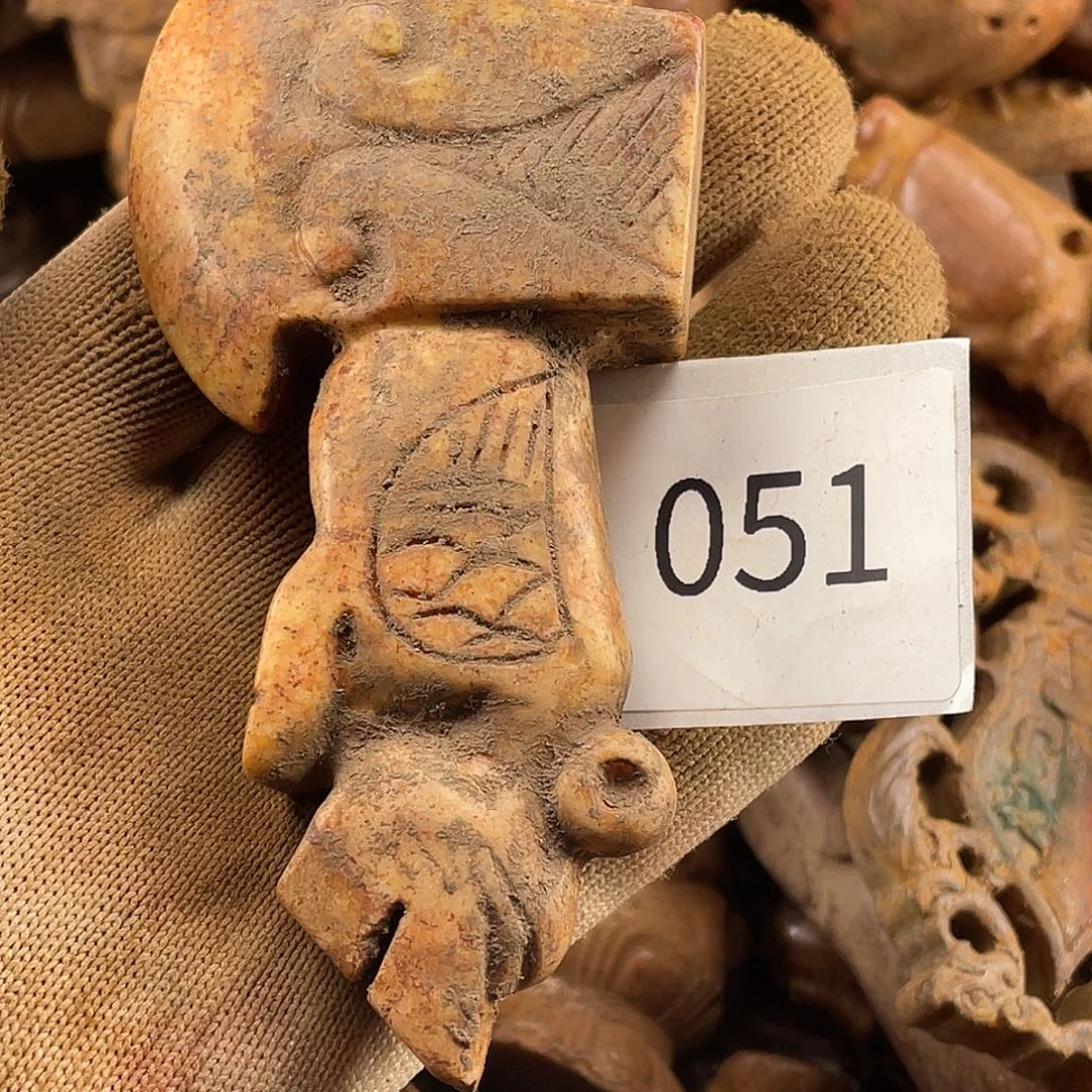 和田玉（糖玉）未镶嵌挂件