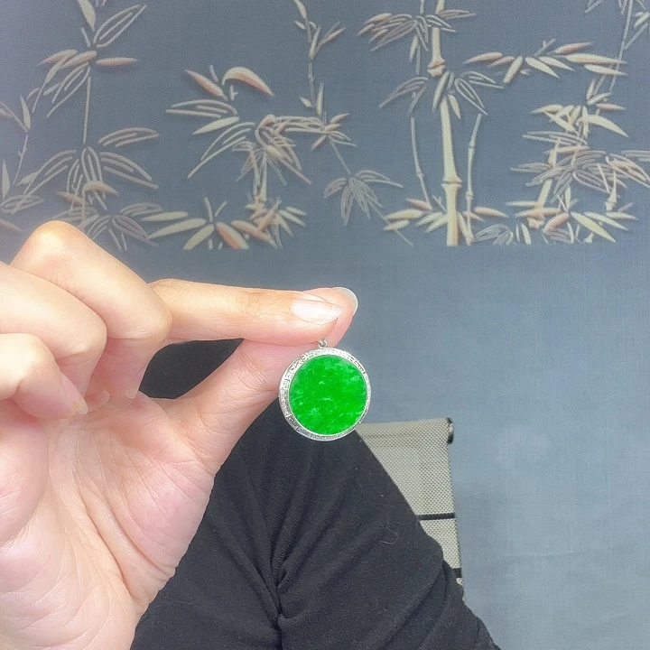 翡翠18K金镶嵌吊坠(不含链)特价