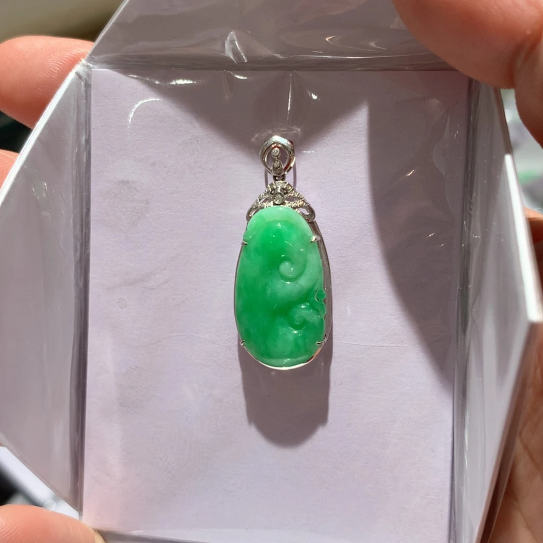 【闪购商品】翡翠颈饰18K金镶嵌翡翠首饰