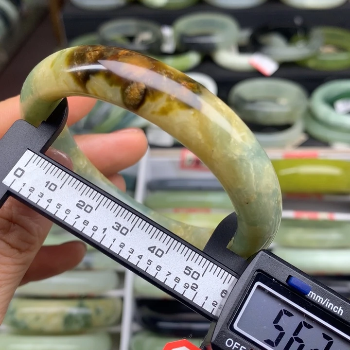 蛇纹石玉未镶嵌手镯789