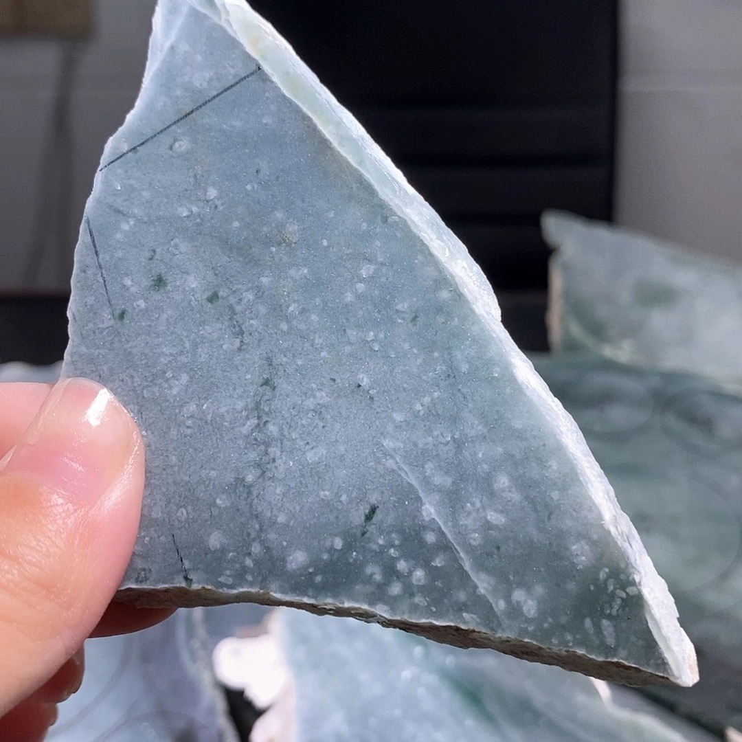 翡翠挂件未镶嵌翡翠