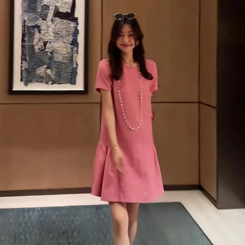 法式简约高级感休闲粉色连衣裙女夏季设计感宽松减龄气质百搭中裙