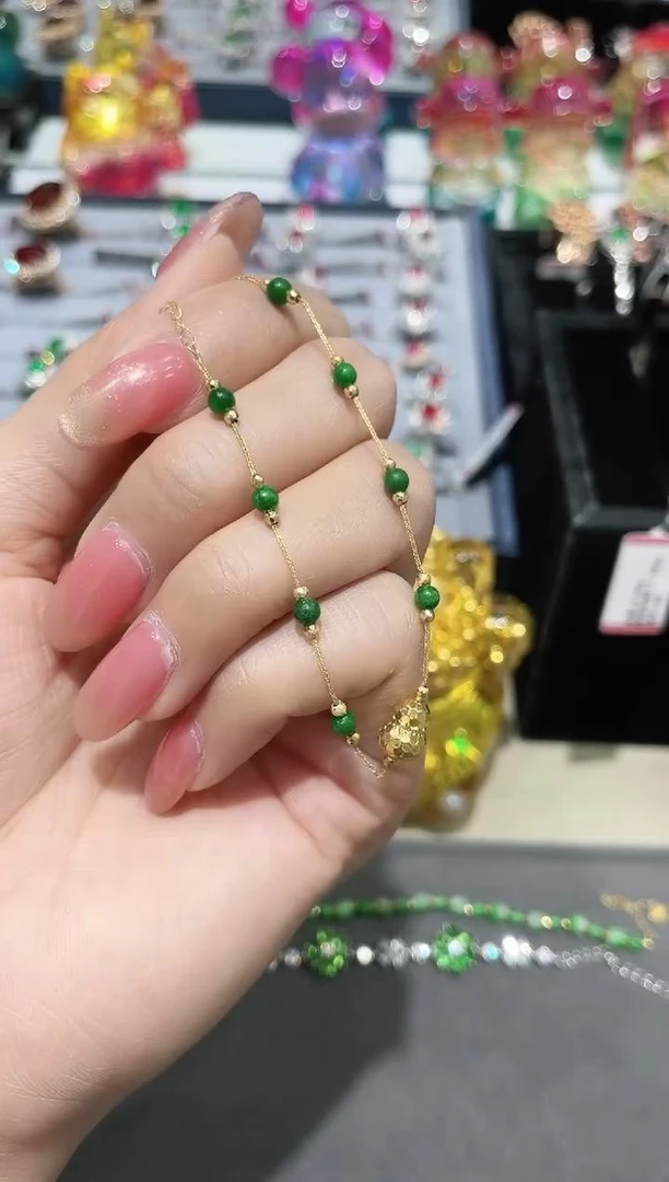 18K金镶嵌翡翠手链