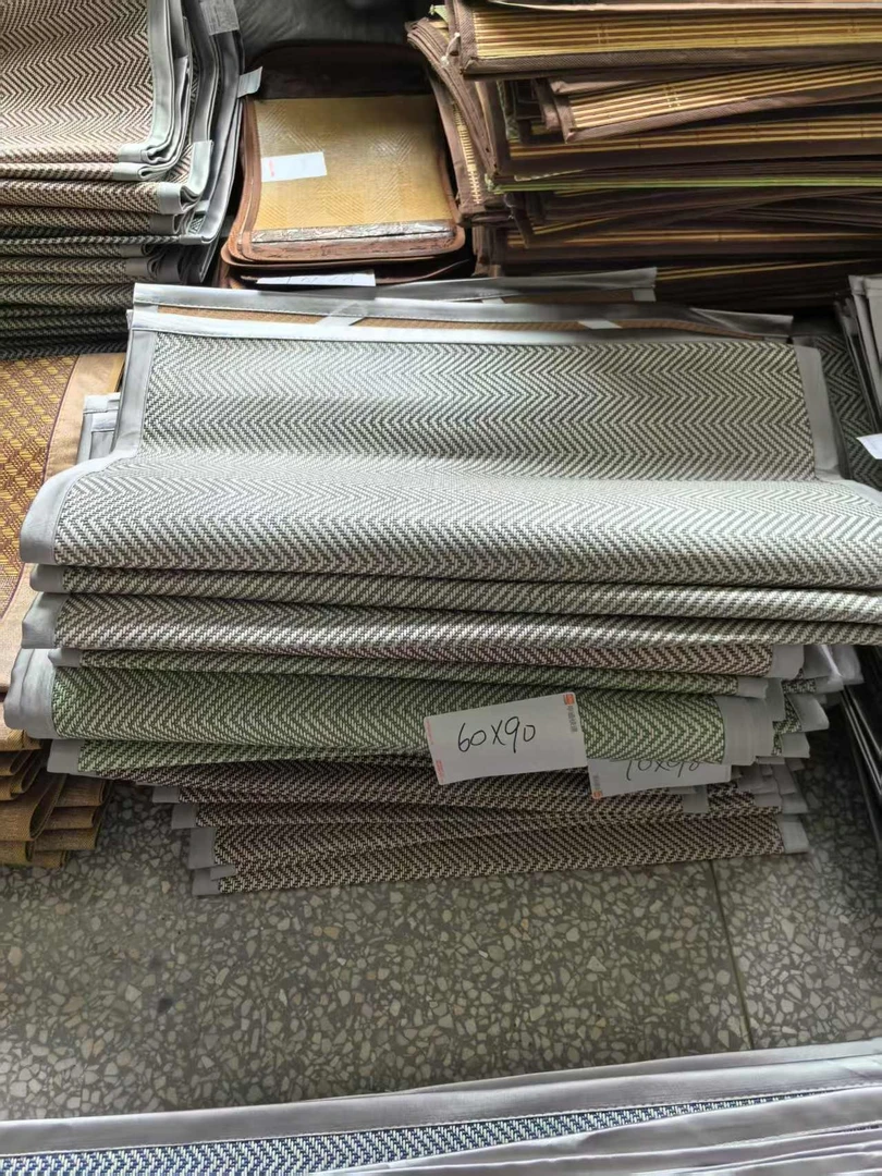 《厚广家》3楼60×90以上杂款编织沙发垫 发1张 不挑色