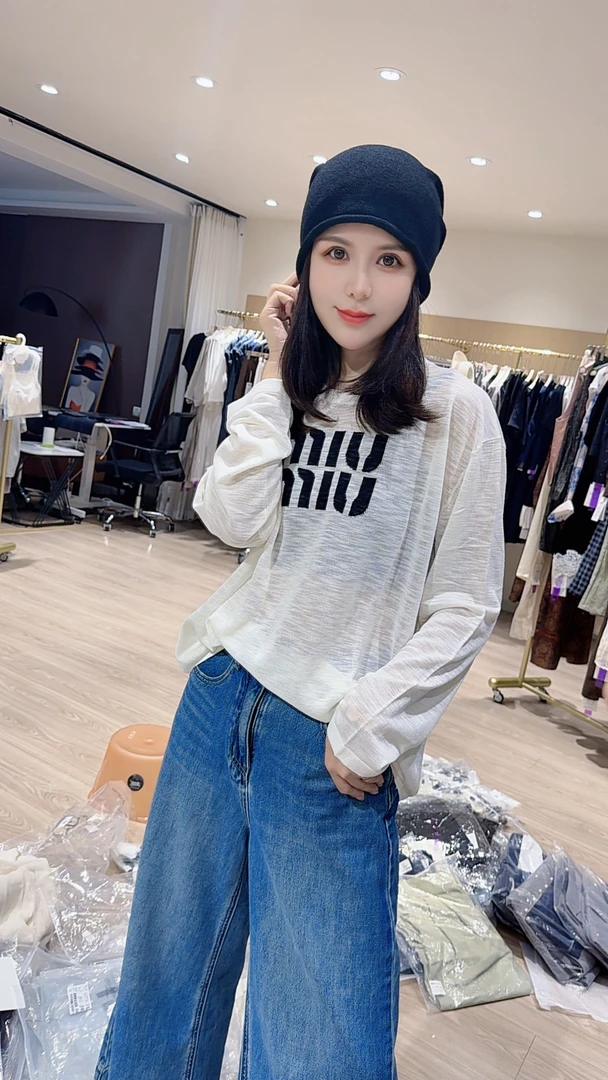 上新！简约圆领字母提花舒服百搭超细爽肤麻防晒衫