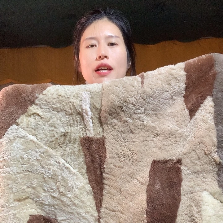 馥***化羊毛羊皮毛一体A093瑕疵品