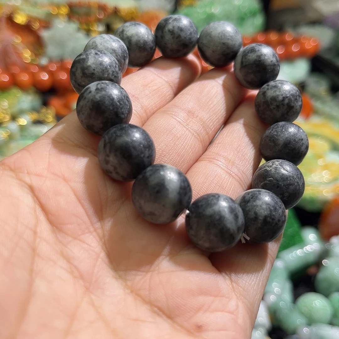 翡翠未镶嵌颈饰待编织