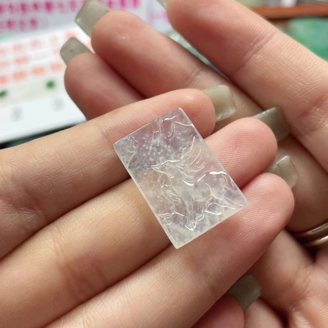 翡翠挂件未镶嵌   翡翠